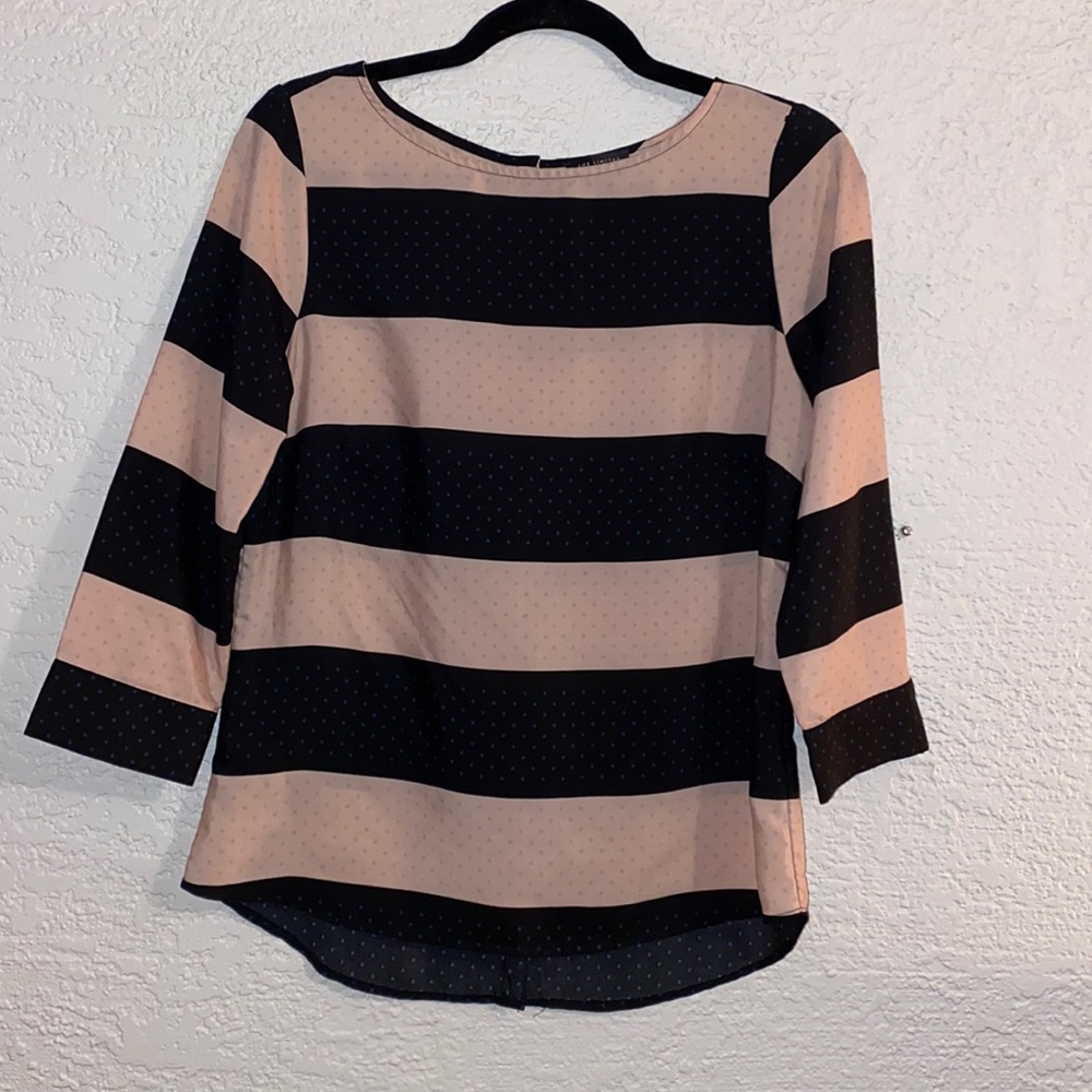 The Limited Long Sleeve Back Button-Up Blouse. Women’s Size S. EUC